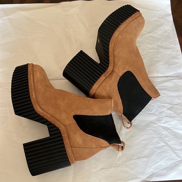 Gianni Bini Ryker Suede Lug Sole Platform Booties. - Picture 3 of 7